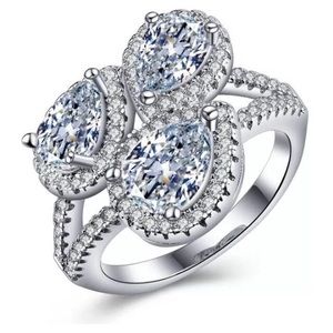 Gorgeous 925 Silver Pear Cut White Sapphire Ring